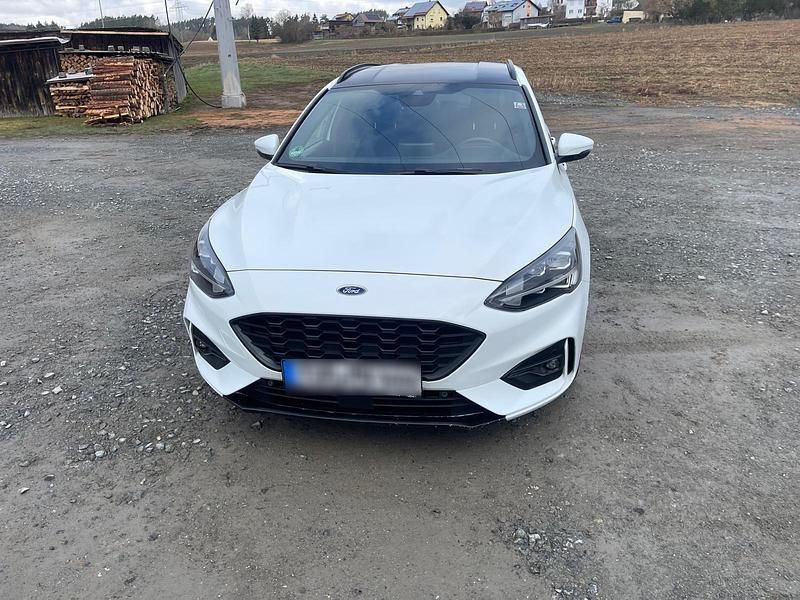 Używany Ford Focus ST-Line 155 KM (114 kW) 2020 Biały Kombi