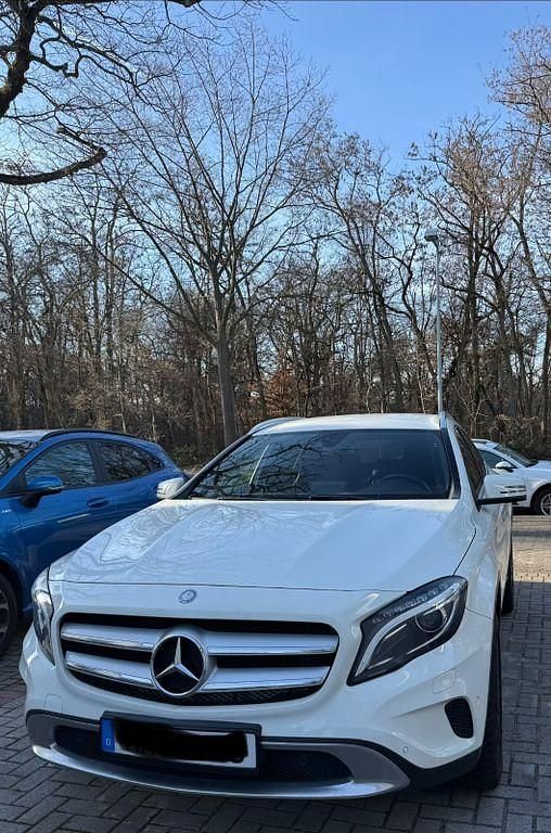 Gebraucht Mercedes GLA200 156 PS (114 kW) 2016 Weiß SUV