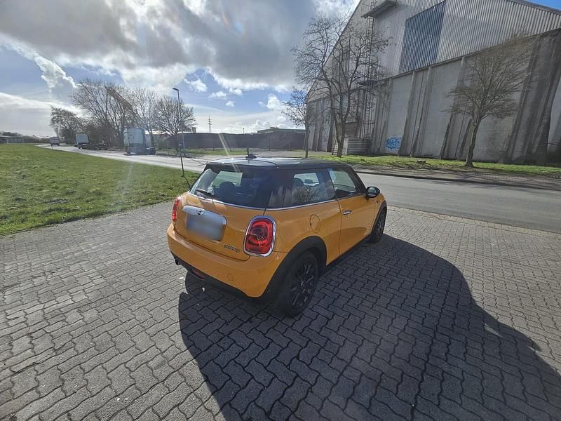 Second-hand Mini Cooper D 116 CP (85 kW) 2015 Portocaliu Hatchback