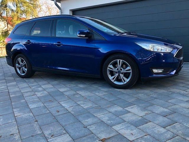 Second-hand Ford Focus Titanium 125 CP (91 kW) 2015 Albastru Berlinǎ