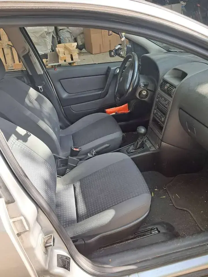 Gebraucht Opel Astra 101 PS (74 kW) 2003 Silber Limousine