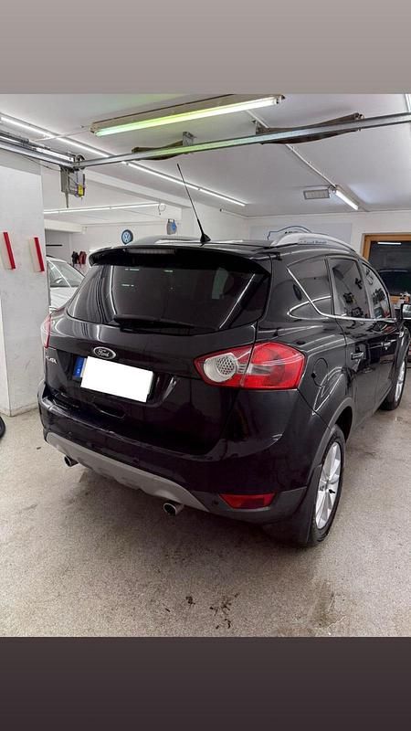 Gebraucht Ford Kuga 140 PS (102 kW) 2012 Schwarz SUV