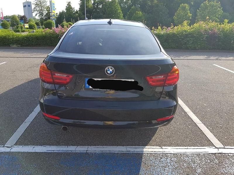 Gebraucht BMW 318 Gran Turismo 143 PS (105 kW) 2014 Schwarz Limousine