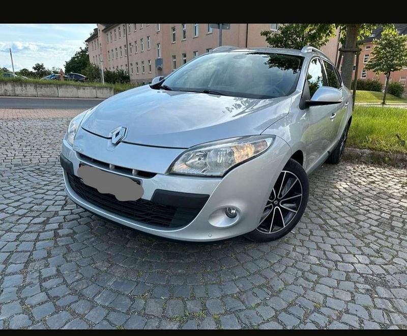 Gebraucht 2011 Renault Mégane Expression Limousine | 3.500 € (Etwas zu teuer) - Bild 1/4