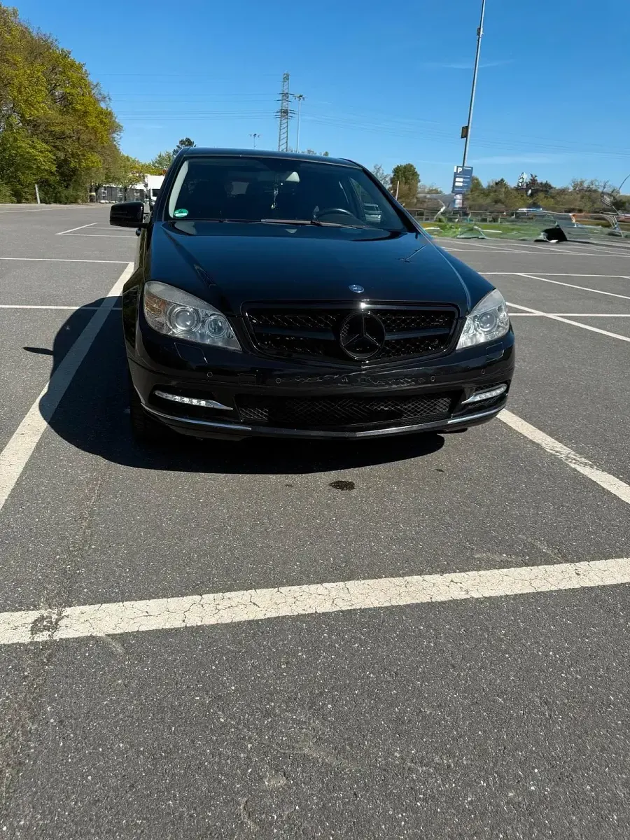 Gebraucht Mercedes C250 204 PS (150 kW) 2011 Schwarz Limousine