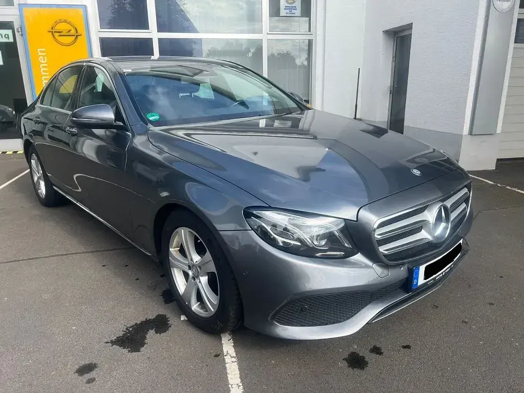Gebraucht Mercedes E220 Avantgarde 194 PS (142 kW) 2016 Grau Limousine