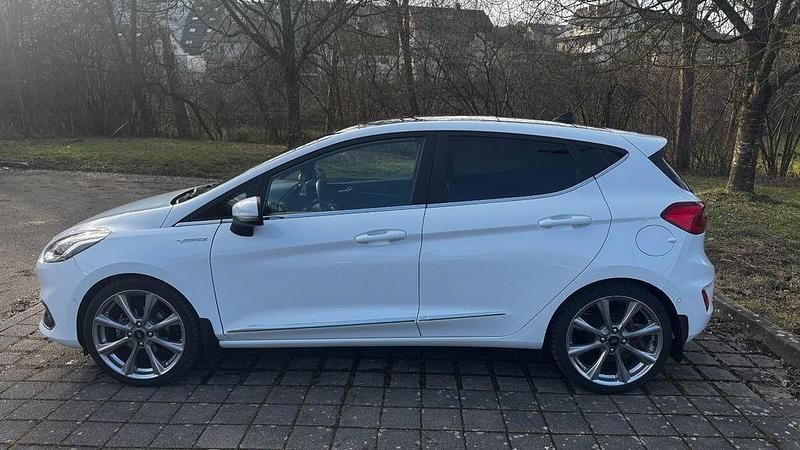 Gebraucht Ford Fiesta Vignale 101 PS (74 kW) 2018 Weiß Kleinwagen