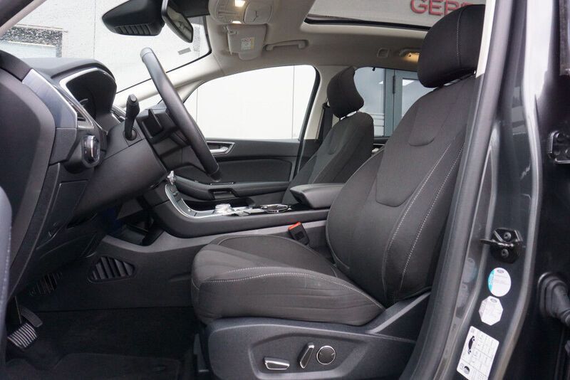 Gebraucht Ford S-MAX Titanium 150 PS (110 kW) 2019 Grau Van / Kleinbus