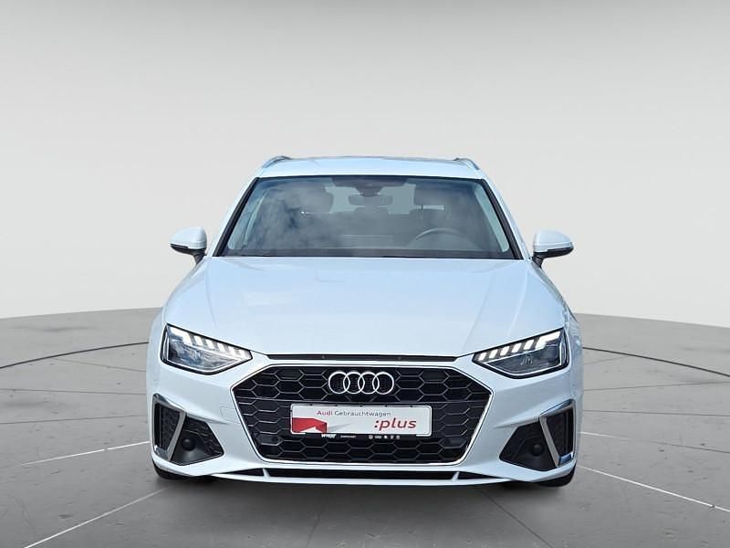 Gletscherweiß metallic Gebraucht 2022 Audi A4 Design Kombi | 29.880 € (Guter Preis) - Bild 1/4