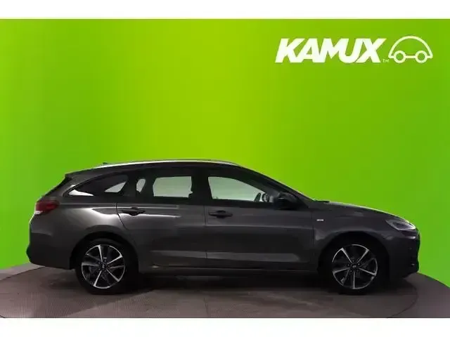 Gebraucht Hyundai i30 Trend 160 PS (117 kW) 2024 Grau Limousine
