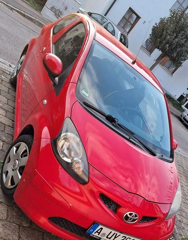 Rot Gebraucht 2006 Toyota Aygo Kleinwagen | 950 € (Guter Preis) - Bild 1/2