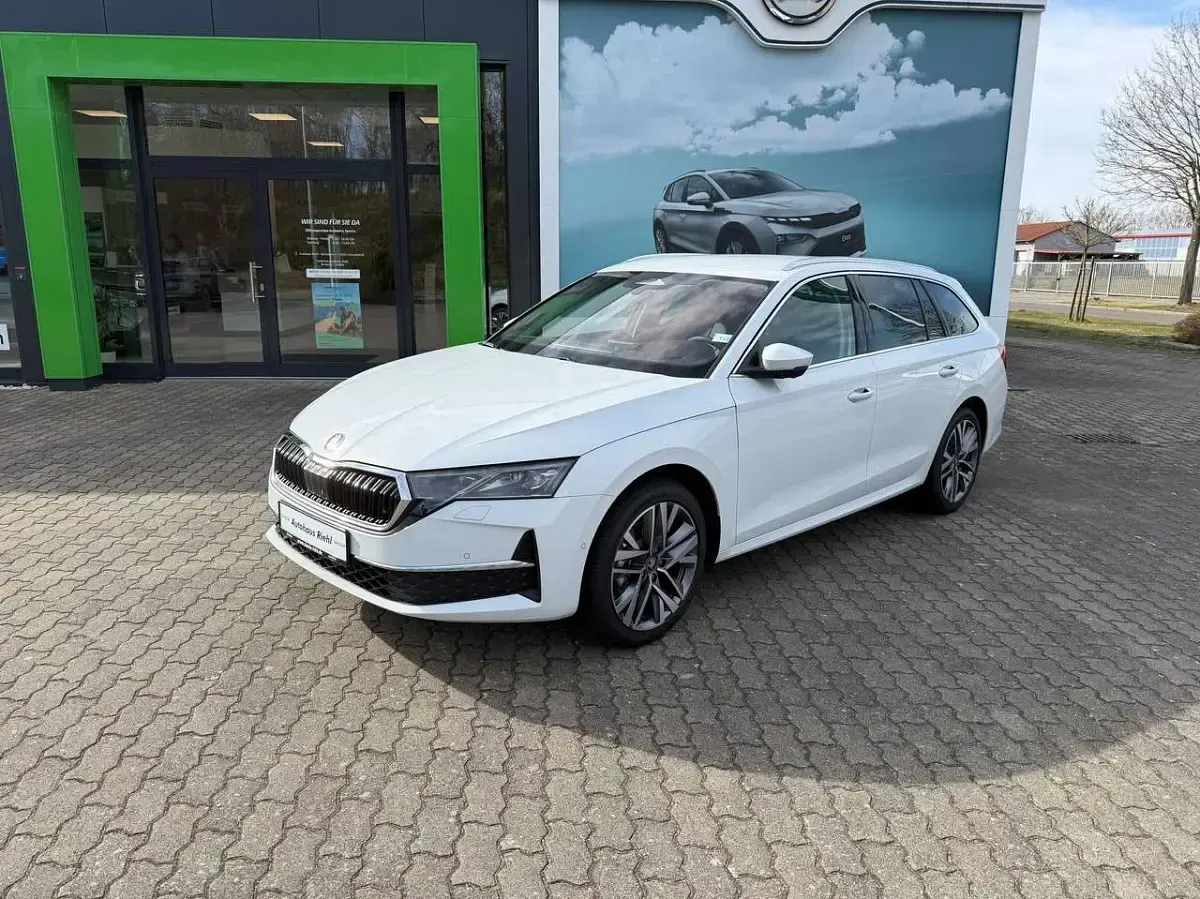 Neu Skoda Octavia Selection 150 PS (110 kW) 2026 Moonweiß perleffekt Kombi