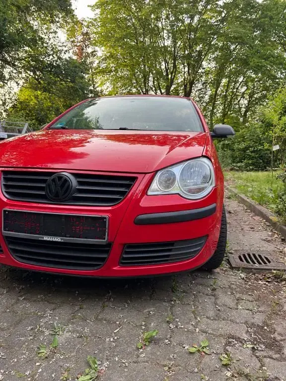 Gebraucht VW Polo Trendline 64 PS (47 kW) 2006 Rot Kleinwagen