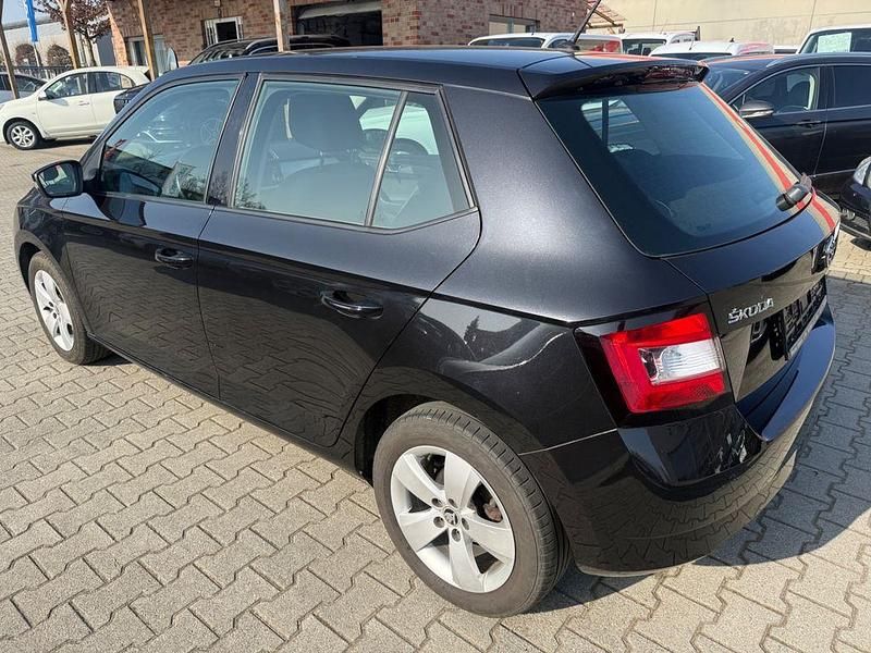 Gebraucht Skoda Fabia Ambition 90 PS (66 kW) 2015 Schwarz Limousine