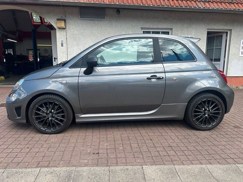 Gebraucht Abarth 595 165 PS (121 kW) 2023 Grau Kleinwagen