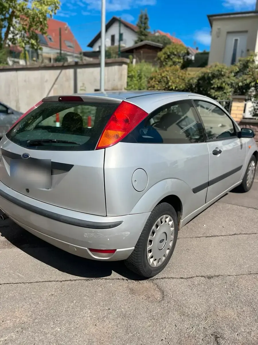 Gebraucht Ford Focus 116 PS (85 kW) 2004 Grau Kleinwagen