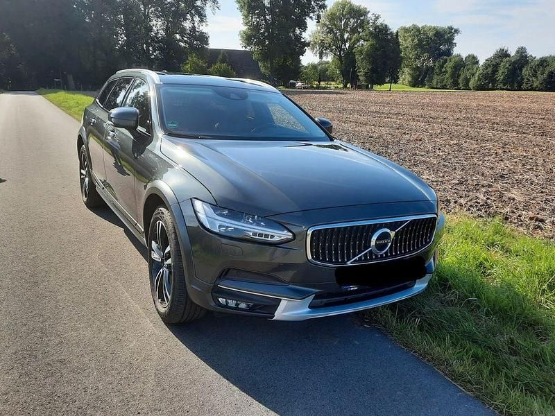 Braun Gebraucht 2017 Volvo V90 CC Pro Kombi | 20.200 € (Fairer Preis) - Bild 1/4