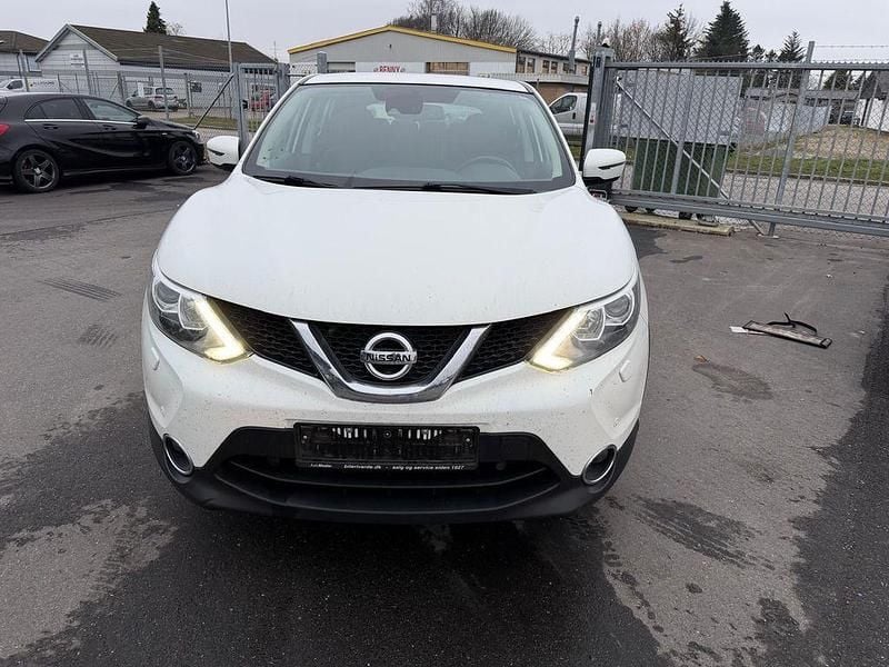 Weiß Gebraucht 2016 Nissan Qashqai Acenta SUV | 7.000 € (Superpreis) - Bild 1/4