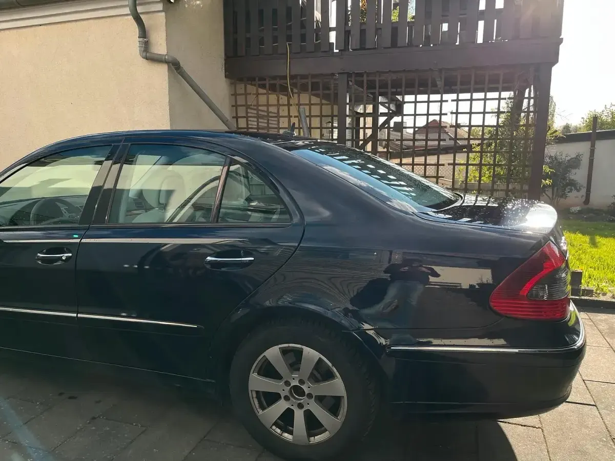 Gebraucht Mercedes E280 190 PS (139 kW) 2006 Blau Limousine