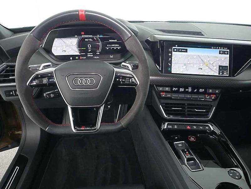 Gebraucht Audi e-tron GT quattro Ambiente 439 kW (598 PS) 2022 Taktikgrün metallic Limousine