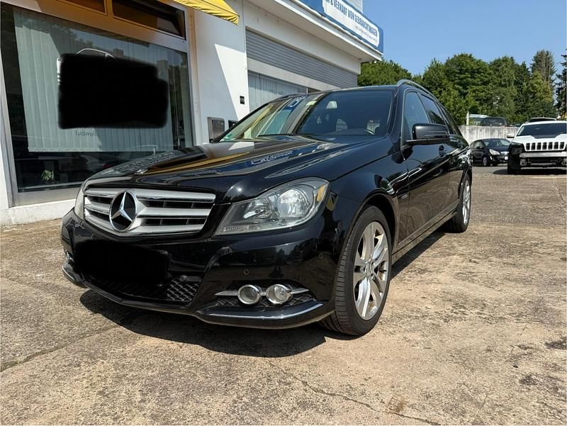 Schwarz Gebraucht 2011 Mercedes C250 Kombi | 8.900 € (Fairer Preis) - Bild 1/4