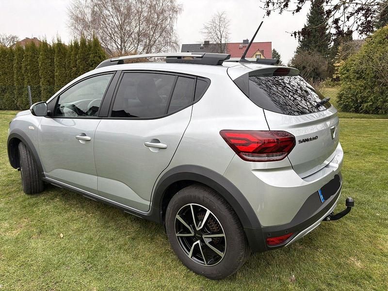 Gebraucht Dacia Sandero Expression 91 PS (66 kW) 2023 Grau Limousine