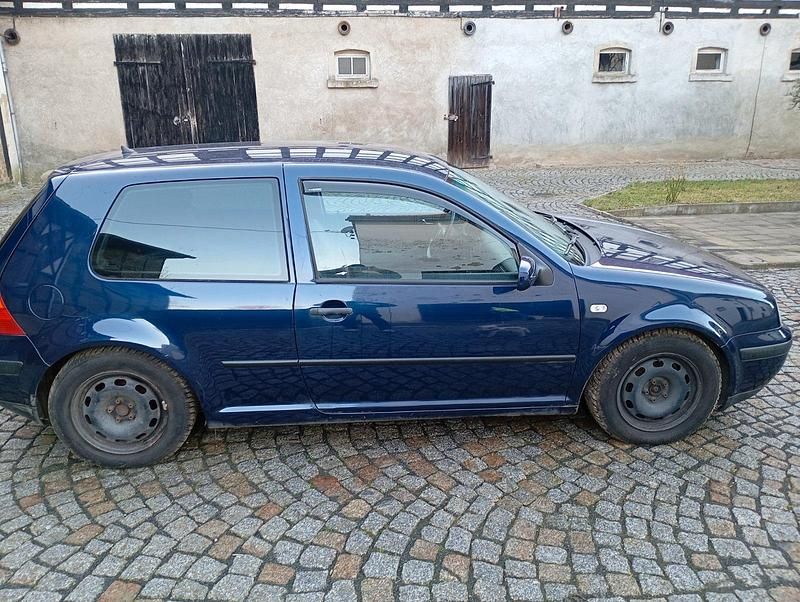 Gebraucht VW Golf IV 105 PS (77 kW) 2001 Blau Limousine