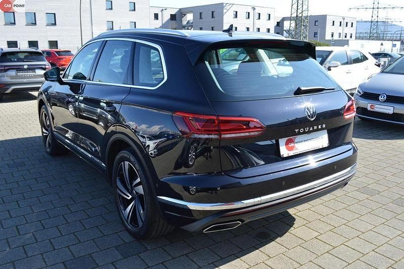 Gebraucht VW Touareg Elegance 286 PS (210 kW) 2021 Deep black perleffekt SUV