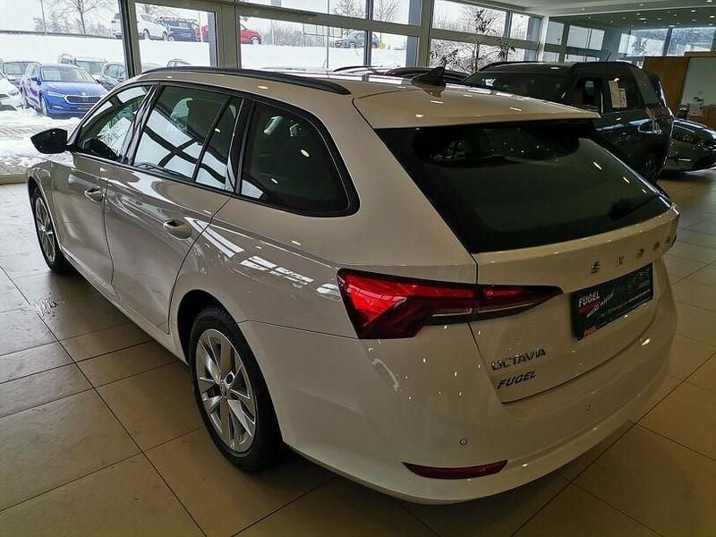 Gebraucht Skoda Octavia Ambition 150 PS (110 kW) 2022 Weiß Kombi