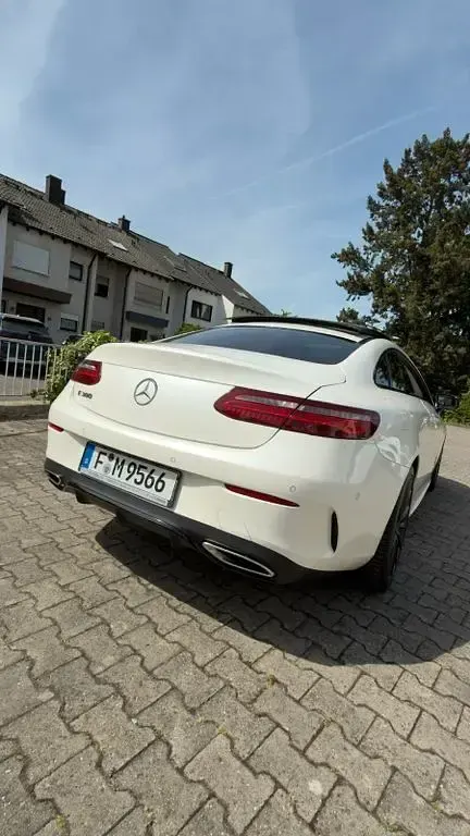 Gebraucht Mercedes E300 AMG line 245 PS (180 kW) 2017 Weiß Coupé