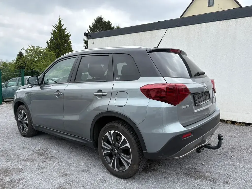 Second-hand Suzuki Vitara Comfort+ 140 CP (102 kW) 2019 Gri SUV