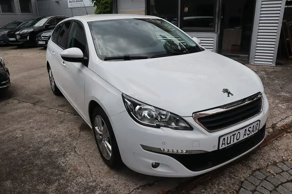 Gebraucht Peugeot 308 SW Active 131 PS (96 kW) 2016 Weiß Kombi