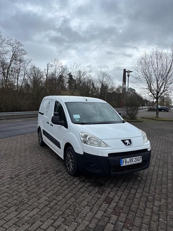 Gebraucht Peugeot Partner 95 PS (69 kW) 2010 Weiß Van / Kleinbus