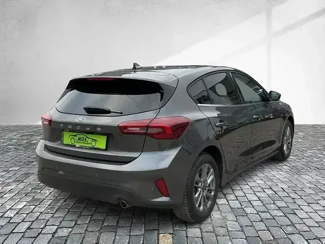 Usado Ford Focus Titanium 125 CV (91 kW) 2024 Gris Berlina