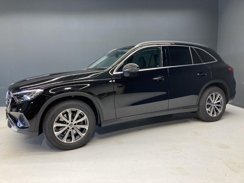 Schwarz Gebraucht 2024 Mercedes GLC220 Avantgarde SUV | 57.840 € (Guter Preis) - Bild 1/4