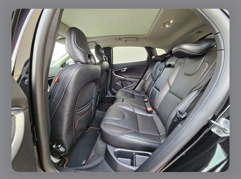 Gebraucht Volvo V40 150 PS (110 kW) 2015 Schwarz Limousine