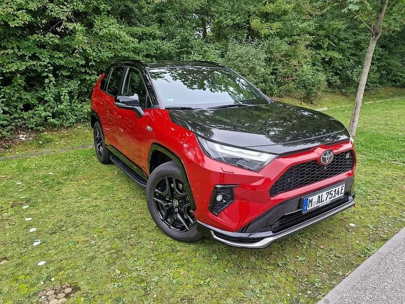 Rot Gebraucht 2023 Toyota RAV4 Hybrid SUV | 48.000 € (Etwas zu teuer) - Bild 1/4
