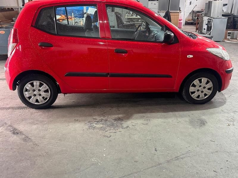 Gebraucht Hyundai i10 67 PS (49 kW) 2008 Rot Kleinwagen