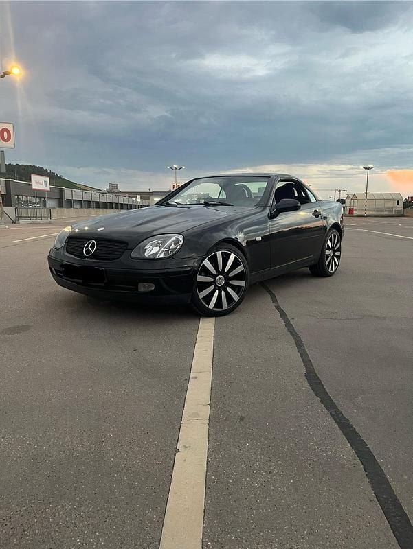 Schwarz Gebraucht 2000 Mercedes SLK200 Cabrio | 4.749 € (Fairer Preis) - Bild 1/4