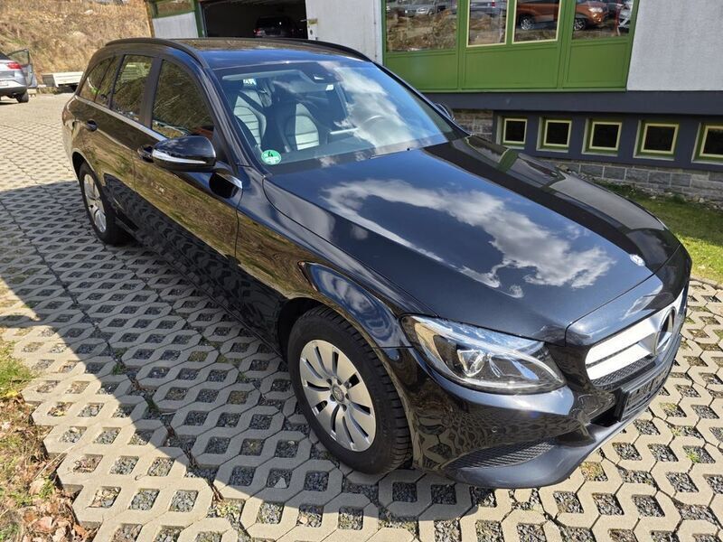 Schwarz Gebraucht 2015 Mercedes C220 Limousine | 13.999 € (Superpreis) - Bild 1/4