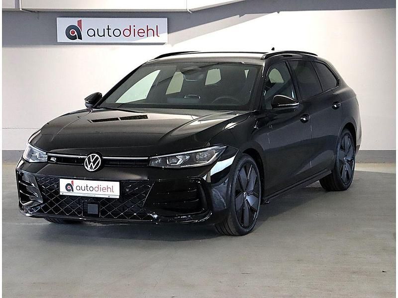 Gebraucht VW Passat R-line 150 PS (110 kW) 2025 Schwarz Kombi