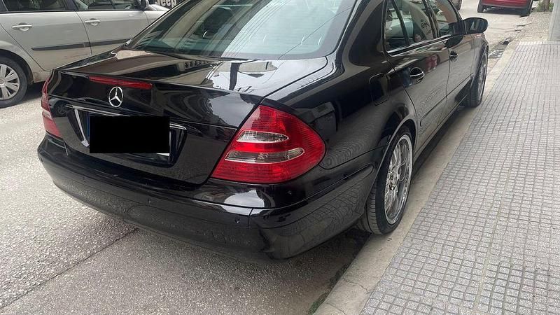 Gebraucht Mercedes E200 Classic 163 PS (119 kW) 2004 Schwarz Limousine