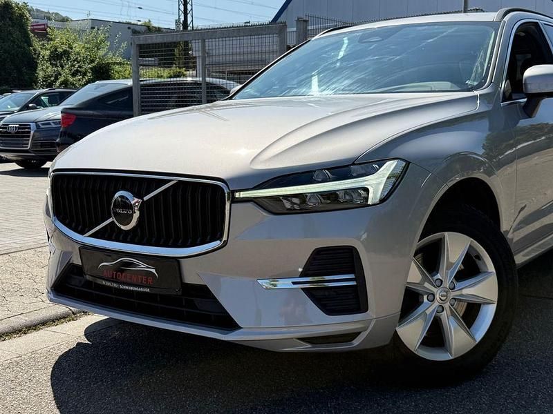 Gebraucht Volvo XC60 Core 197 PS (144 kW) 2023 Silber SUV