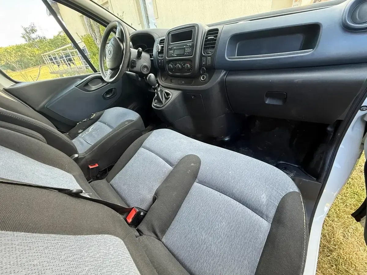 Gebraucht Opel Vivaro 90 PS (66 kW) 2018 Weiß Van / Kleinbus