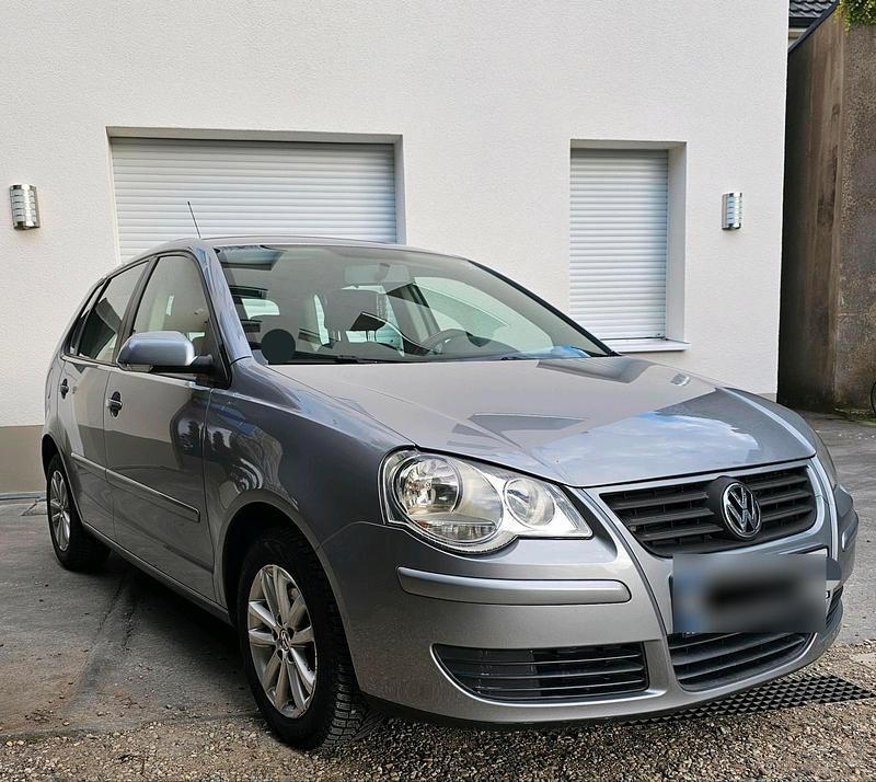 Grau Gebraucht 2008 VW Polo Limousine | 1.700 € (Fairer Preis) - Bild 1/4