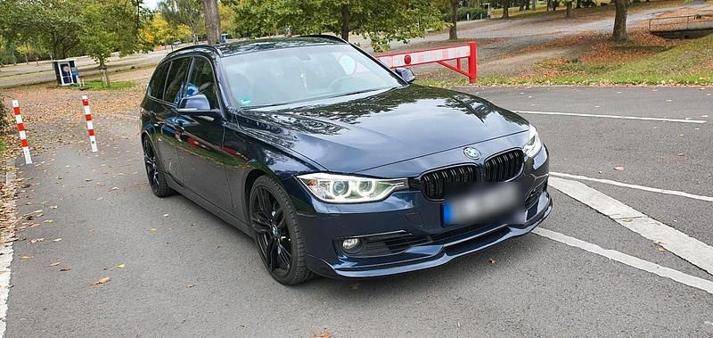 Gebraucht BMW 330 286 PS (210 kW) 2012 Blau Kombi