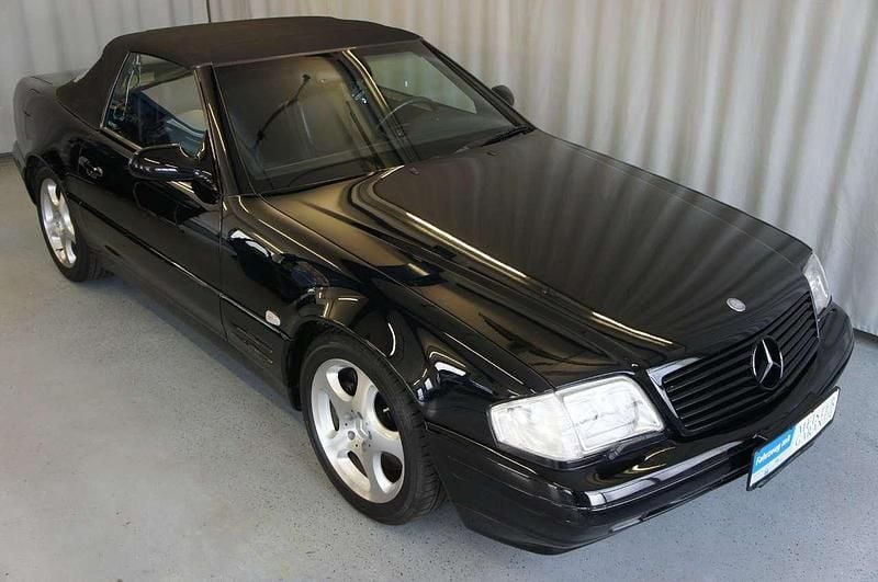 Second-hand Mercedes SL320 224 CP (164 kW) 1999 Negru Cabrio