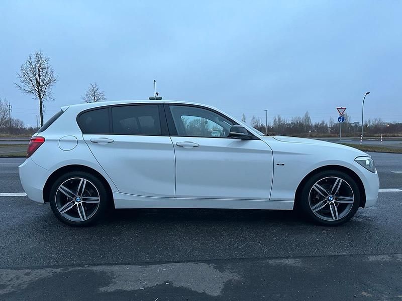 Gebraucht BMW 118 Sport Line 143 PS (105 kW) 2014 Weiß Kleinwagen