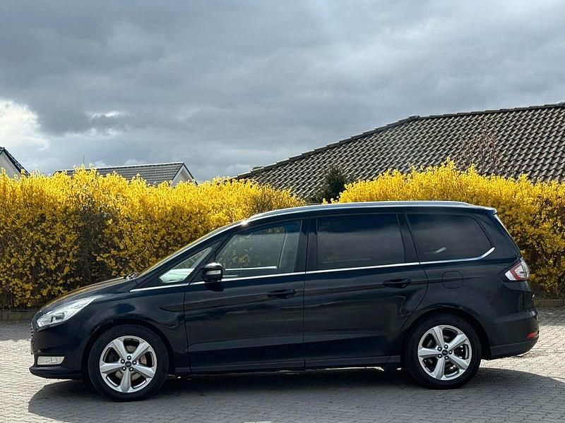 Second-hand Ford Galaxy Titanium 209 CP (153 kW) 2017 Negru Monovolum