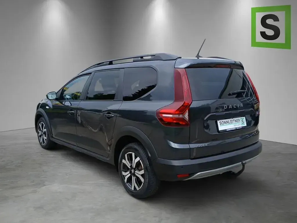Gebraucht Dacia Jogger Comfort 91 PS (66 kW) 2022 Grau Van / Kleinbus